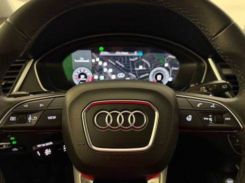 Used 2023 Audi Q5 2.0T Premium Plus w/ Premium Plus Package AWD/4WD image 11
