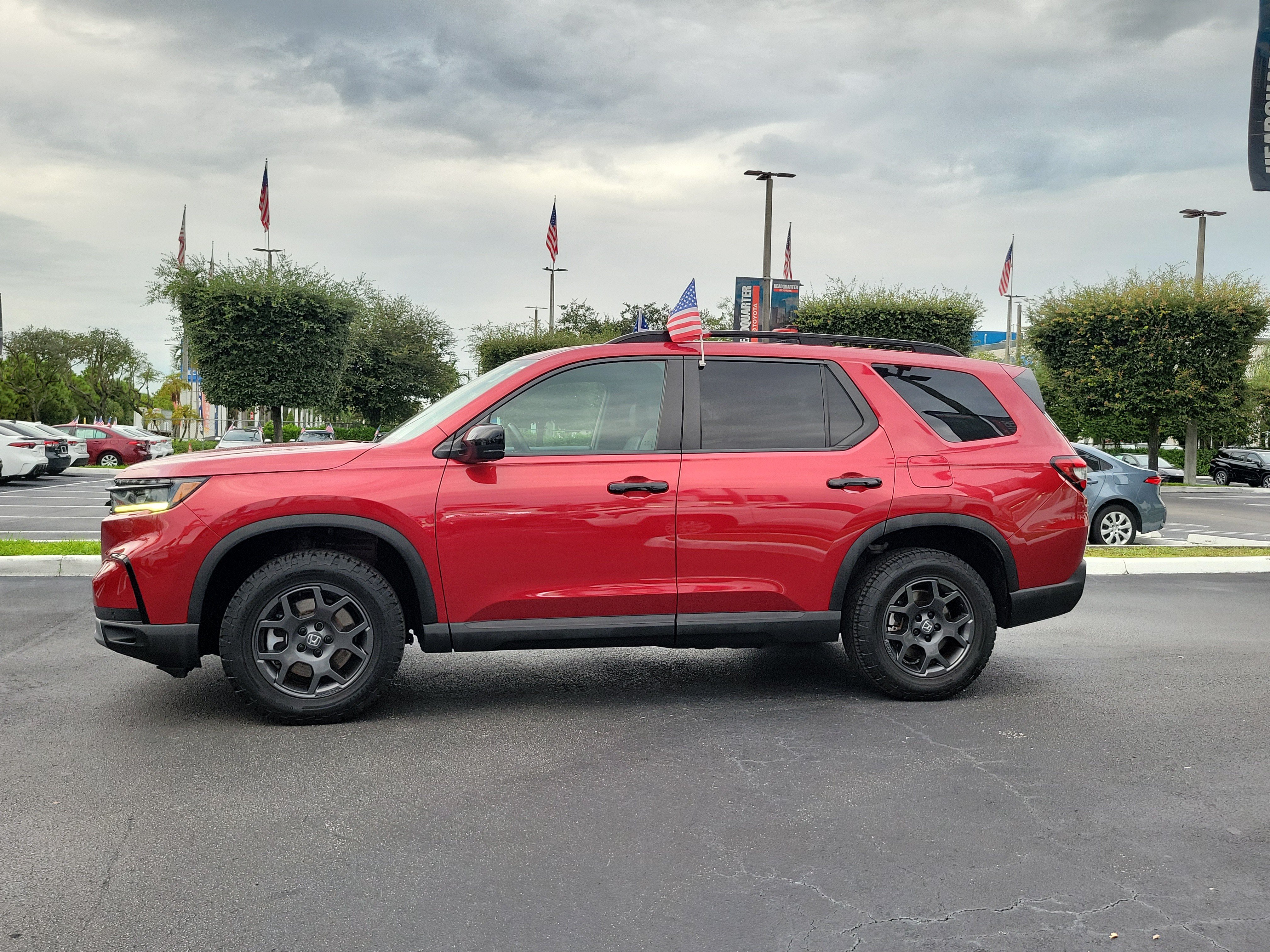 Used 2024 Honda Pilot TrailSport image 7