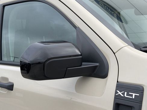 New 2025 Ford Maverick XLT w/ XLT Luxury Package image 12