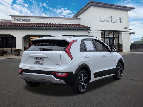 Used 2025 Kia Niro EX FWD image 8