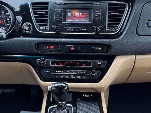 Used 2015 Kia Sedona EX image 13