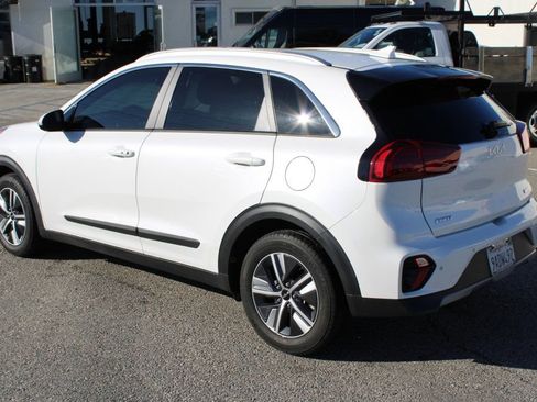Used 2022 Kia Niro EX Premium image 6