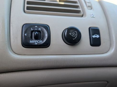 Used 2004 Toyota Avalon XLS FWD image 26