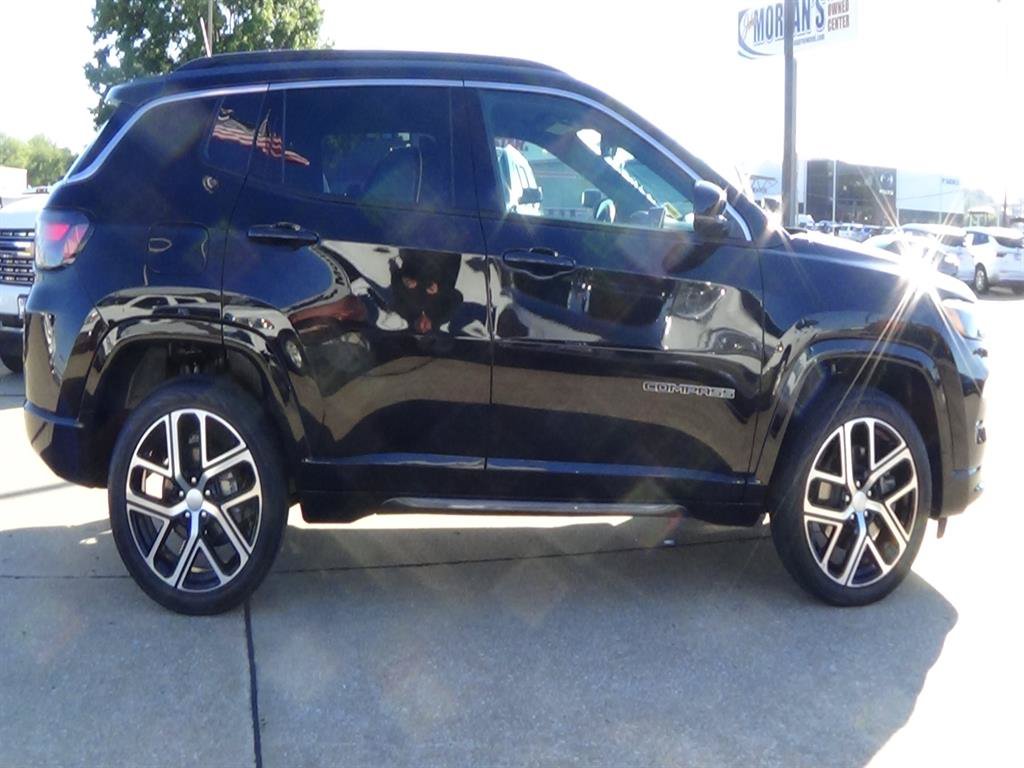 Certified 2024 Jeep Compass Limited w/ Elite Group AWD/4WD image 5