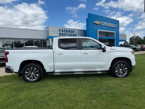 Used 2025 Chevrolet Silverado 1500 LT AWD/4WD image 8