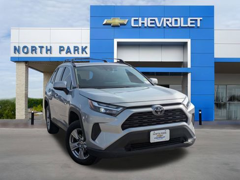 Used 2024 Toyota RAV4 XLE image 1