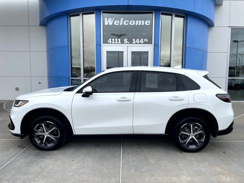 Used 2023 Honda HR-V EX-L image 1