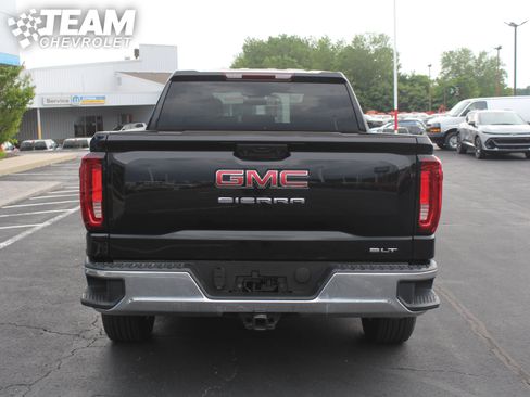 Used 2023 GMC Sierra 1500 SLT AWD/4WD image 5
