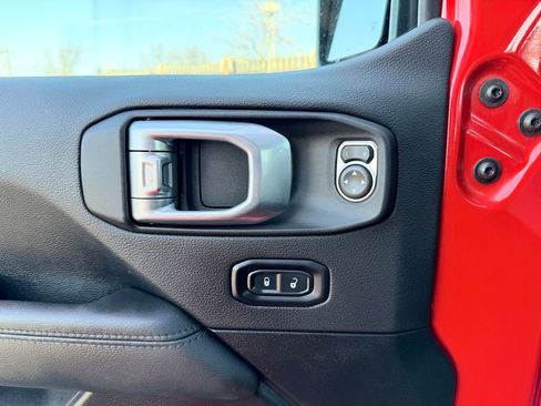 Used 2022 Jeep Wrangler Unlimited Sahara image 20