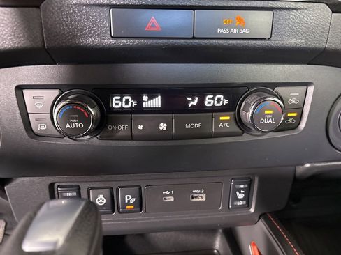 Used 2022 Nissan Frontier PRO-4X AWD/4WD image 16