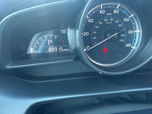 Used 2019 Toyota Yaris LE image 5