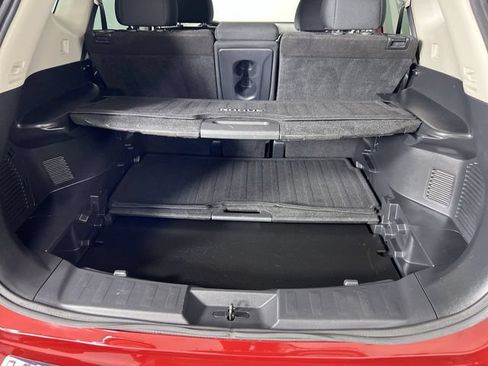 Used 2020 Nissan Rogue SV FWD image 25