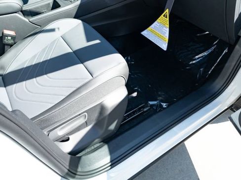 New 2026 Volkswagen Tiguan SE R-Line FWD image 47