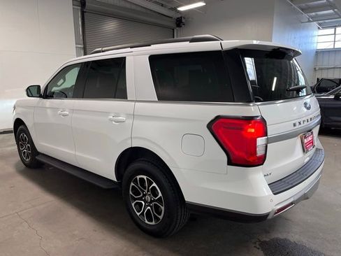 Used 2024 Ford Expedition XLT image 5