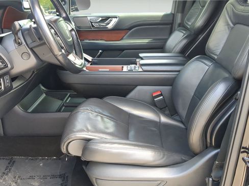Used 2023 Lincoln Navigator Reserve AWD/4WD image 10