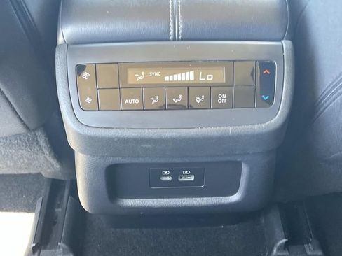 Used 2024 Nissan Pathfinder SV FWD image 13