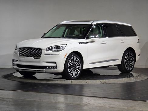 Used 2022 Lincoln Aviator Black Label w/ Dynamic Handling Package image 10
