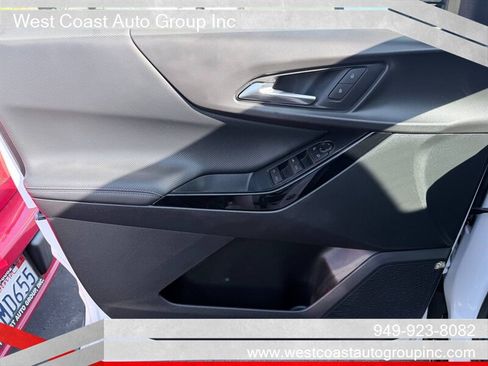 Used 2026 Chevrolet Equinox LT FWD image 13