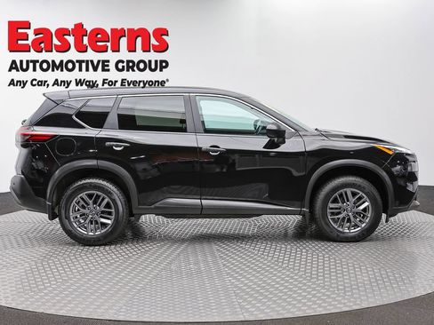 Used 2023 Nissan Rogue S AWD/4WD image 4