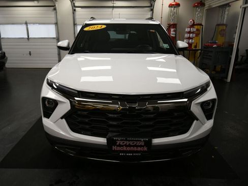 Used 2024 Chevrolet TrailBlazer ACTIV w/ Convenience Package AWD/4WD image 2