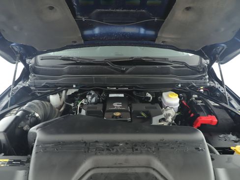 Used 2024 RAM 2500 Laramie w/ Sport Appearance Package image 4