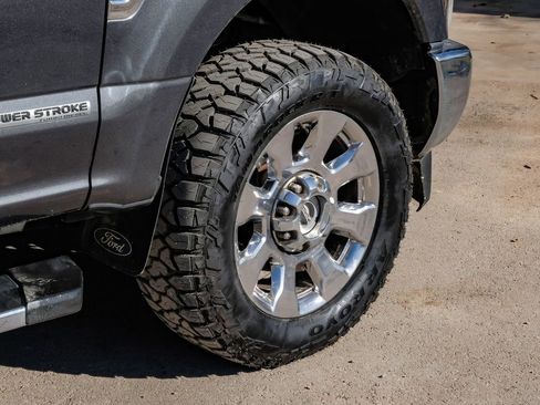 Used 2019 Ford F350 Lariat w/ Chrome Package image 57