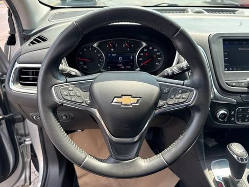 Used 2020 Chevrolet Equinox LT w/ Driver Convenience Package FWD image 12