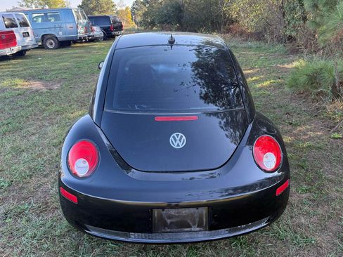 Used 2009 Volkswagen Beetle S FWD image 7