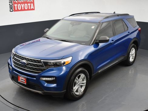 Used 2022 Ford Explorer XLT w/ Equipment Group 202A AWD/4WD image 32