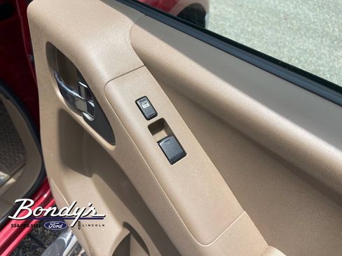 Used 2006 Nissan Frontier SE w/ (P01) Power Pkg RWD image 19
