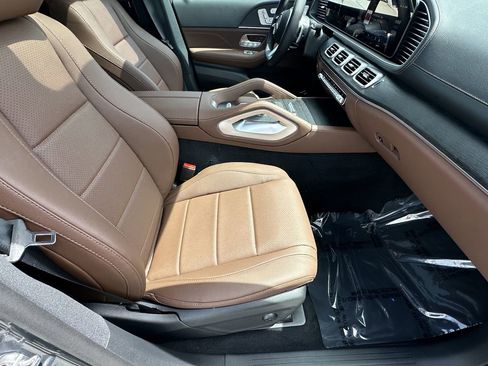 New 2026 Mercedes-Benz GLS 450 4MATIC image 15