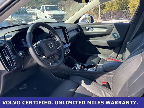 Used 2024 Volvo XC40 B5 Plus image 16