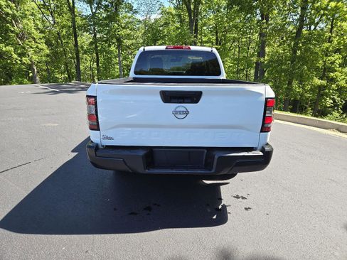 Used 2024 Nissan Frontier S RWD image 8