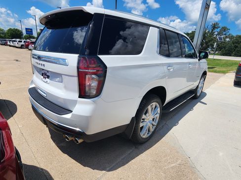 Used 2023 Chevrolet Tahoe High Country AWD/4WD image 5