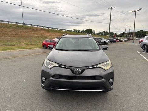 Used 2017 Toyota RAV4 XLE FWD image 2