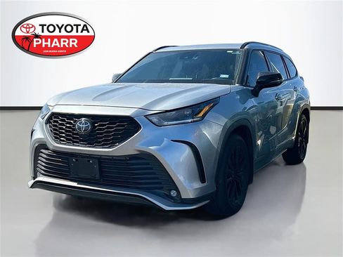Used 2023 Toyota Highlander L image 1