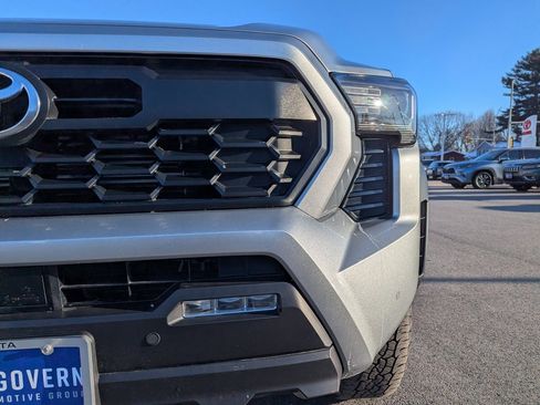 Used 2025 Toyota Tacoma TRD Off-Road image 11