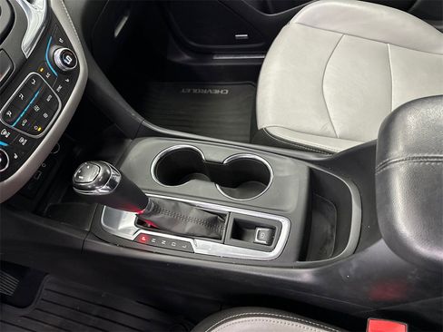 Used 2019 Chevrolet Equinox Premier image 32