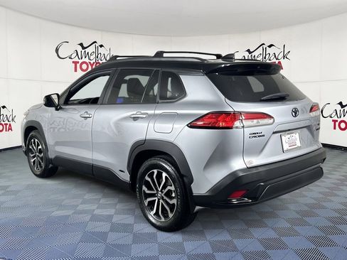 Used 2024 Toyota Corolla Cross SE w/ Moonroof Package image 5