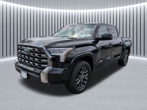 Used 2022 Toyota Tundra Platinum w/ Advanced Package AWD/4WD image 14
