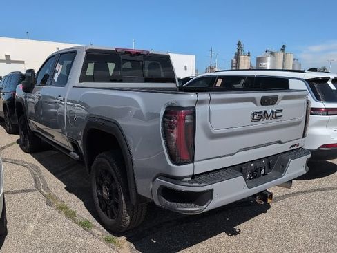 Used 2025 GMC Sierra 2500 AT4 w/ AT4 Premium Plus Package AWD/4WD image 2