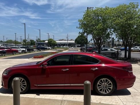 Used 2014 Lexus LS 460 w/ Comfort Package RWD image 19