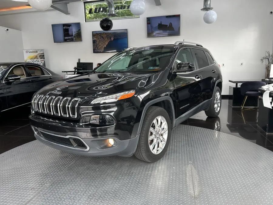 Used 2016 Jeep Cherokee Limited AWD/4WD image 4