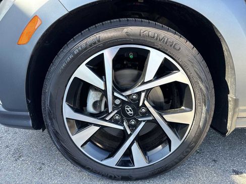 Used 2022 Hyundai Kona Limited AWD/4WD image 15