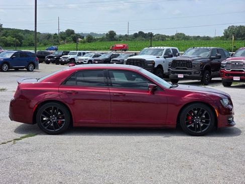 Certified 2023 Chrysler 300 C RWD image 9
