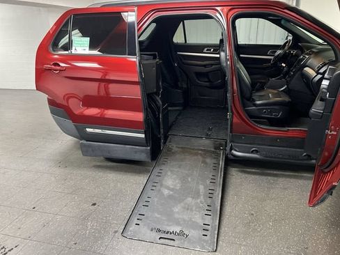 Used 2016 Ford Explorer XLT w/ Equipment Group 202A FWD image 35
