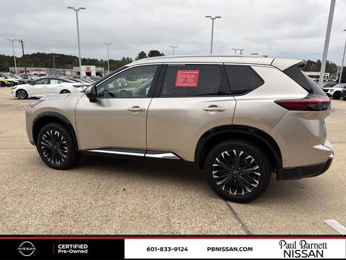 Certified 2025 Nissan Rogue Platinum image 7