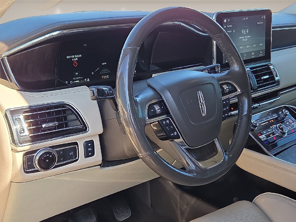 Used 2018 Lincoln Navigator Select w/ Technology Package RWD image 14