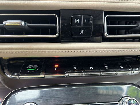 Certified 2022 Lincoln Nautilus Reserve AWD/4WD image 28