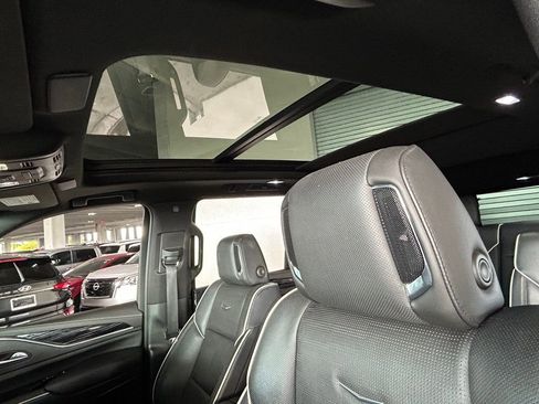 Used 2022 Cadillac Escalade Sport image 16